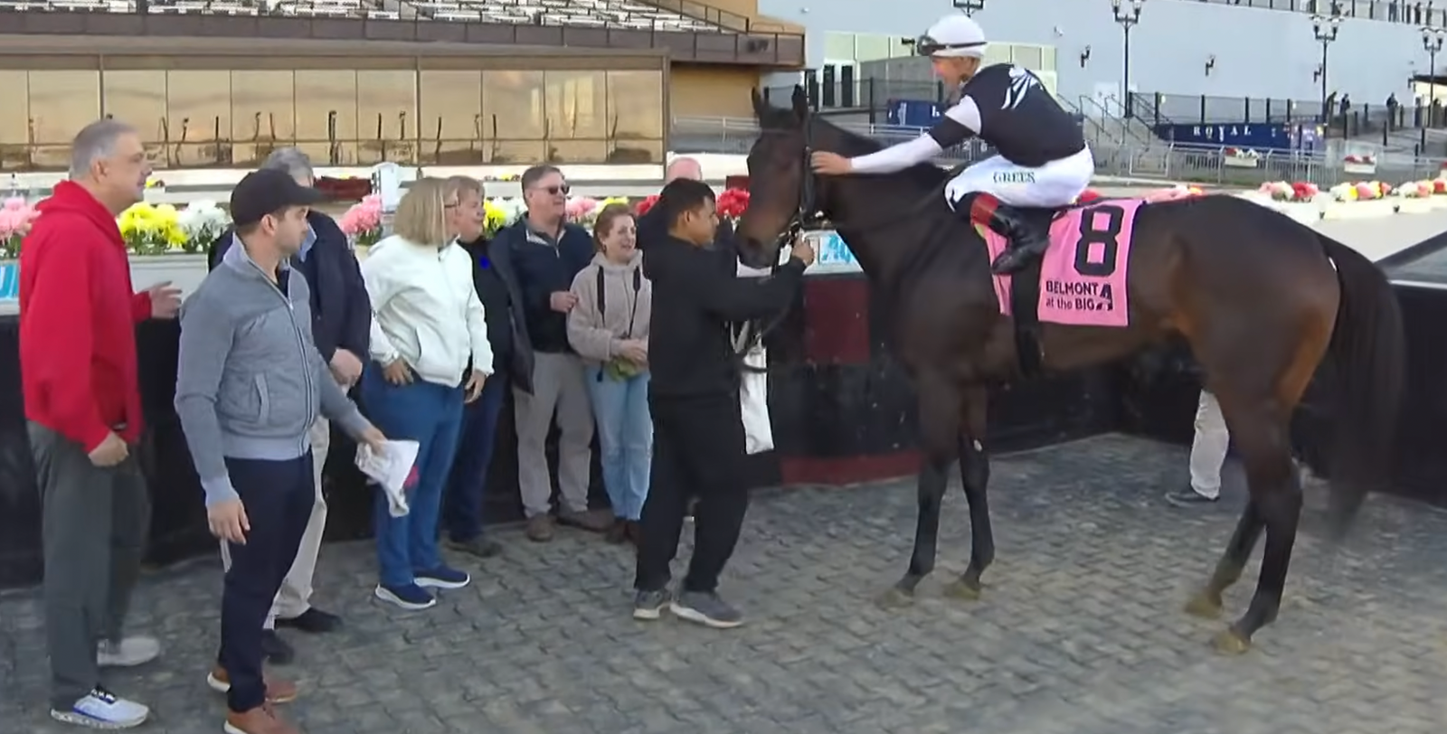 Gratefully Remains "Perfect" In 3rd Straight Win!